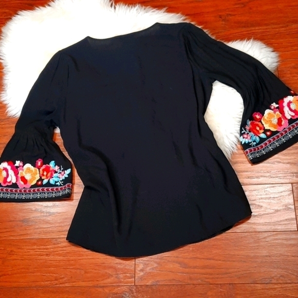 Andree Boho Chic Belle Sleeve Embroidered Blouse - Picture 3 of 6